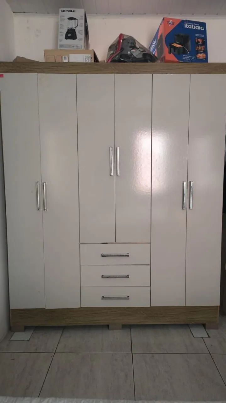 Guarda Roupa bem conservado 