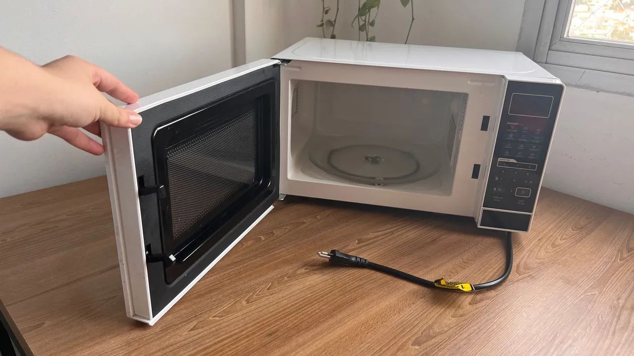 Microondas Midea 110v em ótimo estado - Foto 2