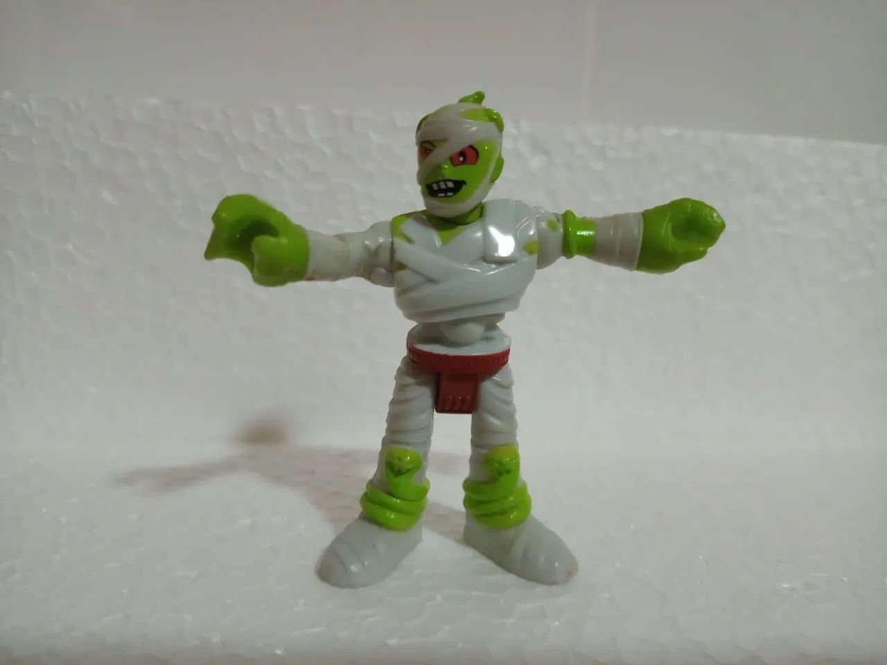 Boneco múmia Imaginext 