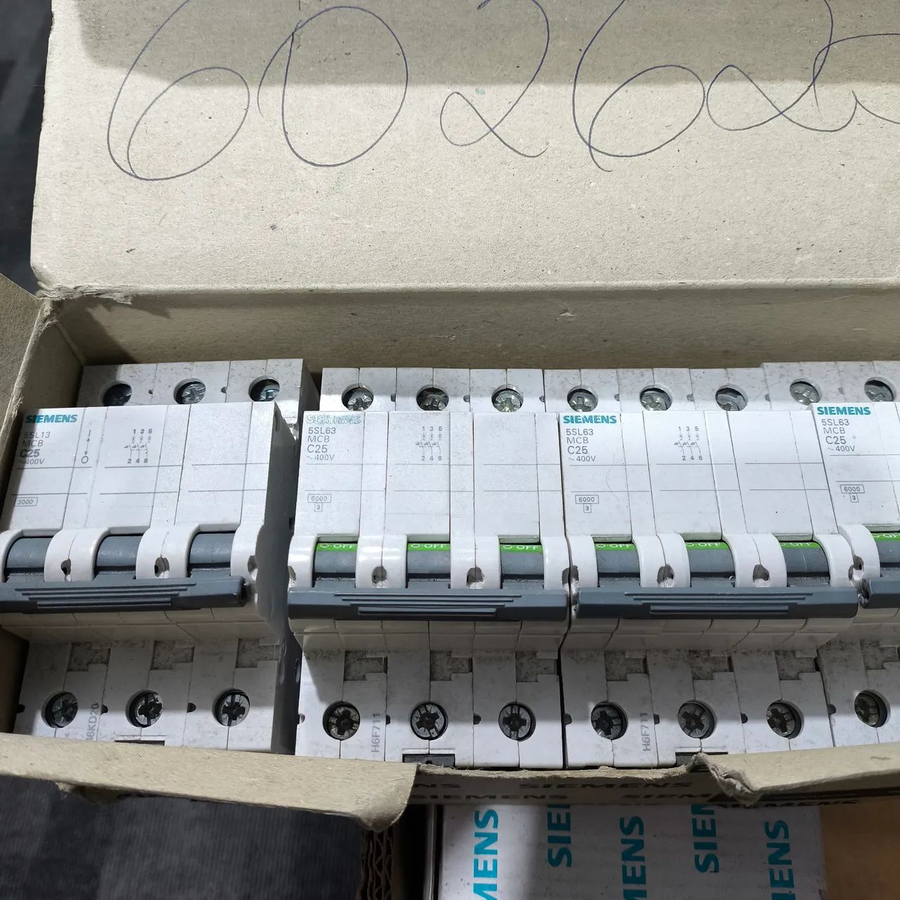 4 Disjuntores Siemens 25A Tripolar  - Foto 5