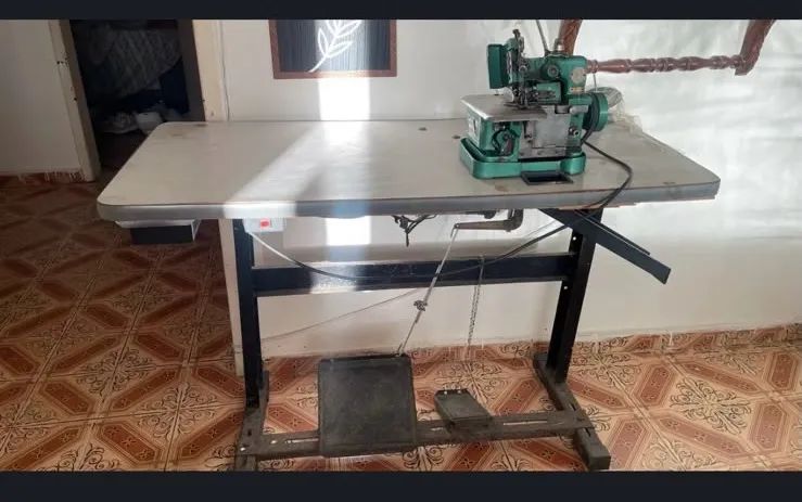 Máquina overloque semi-industrial 