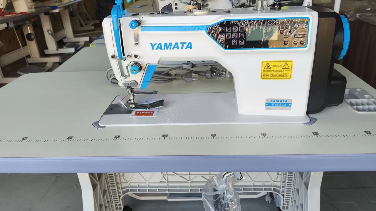 Máquina industrial reta eletrônica Yamata 