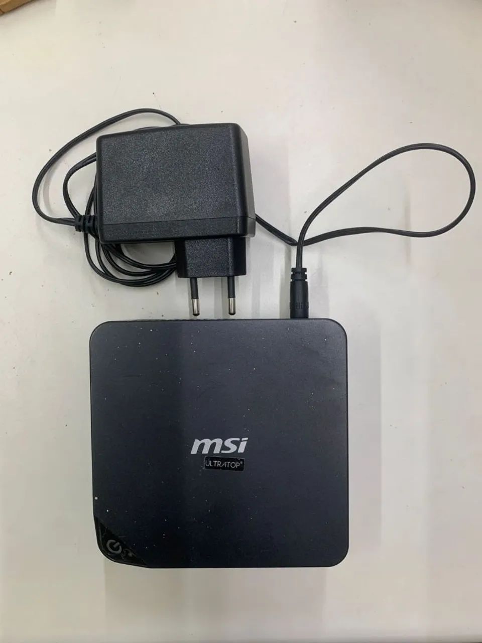 Mini PC MSI Ultratop Cubi 4 gigas de ram