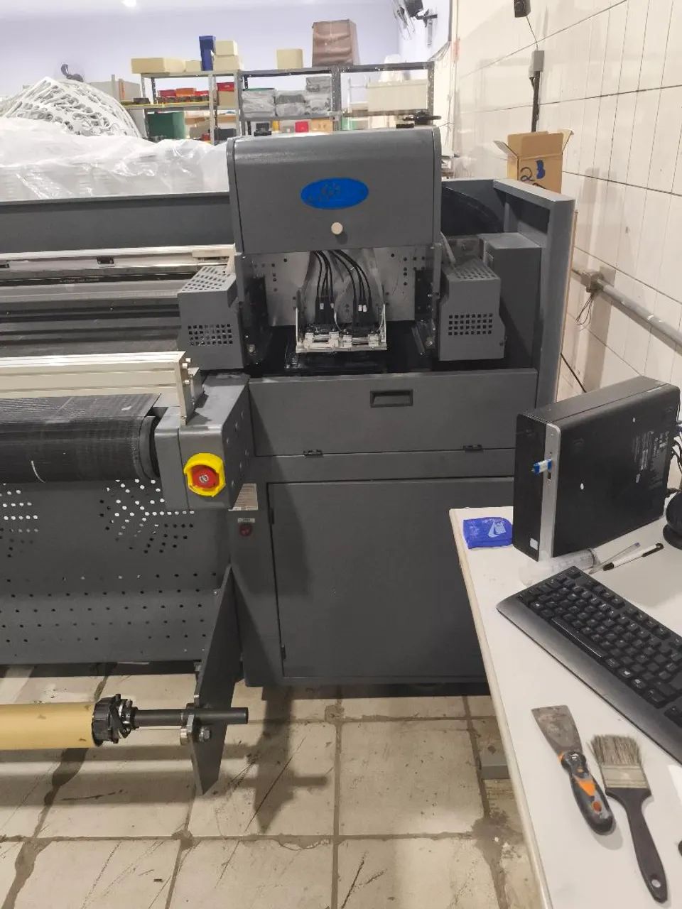 Impressora Plotter UV híbrida 1,90 boca, cmyk + w - Foto 3