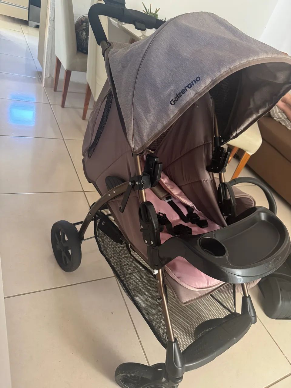 Carrinho de bebê + bebê conforto + base Galzerrano - Foto 3