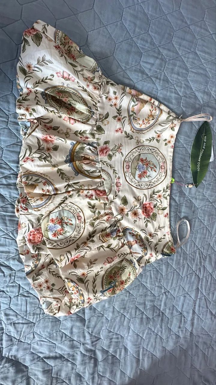 Saia estampada Relicário Floral(nunca usada) - Foto 3