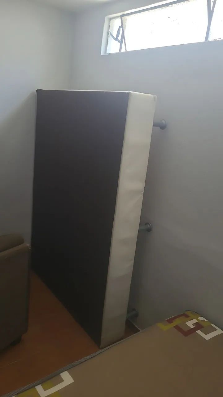 Vende-se base de cama casal Ortobom. 