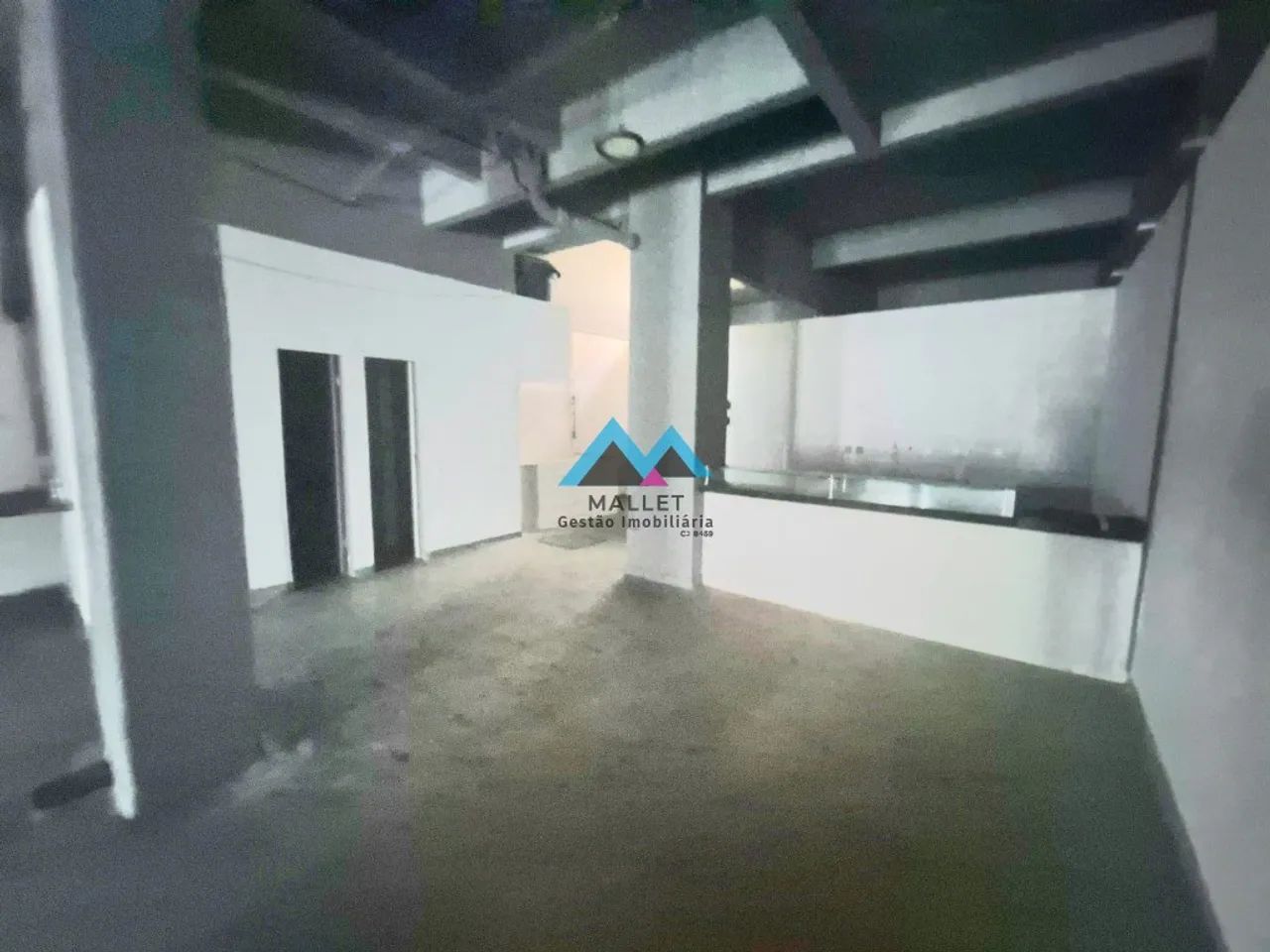 Loja ampla, com 265 m², para venda e locação no Humaitá. - Foto 4