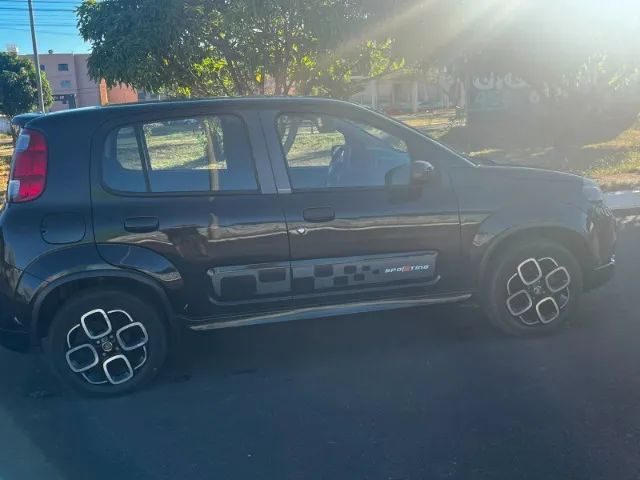 Fiat Uno Sporting 1.4 EVO Fire Flex 8V 4P 2012