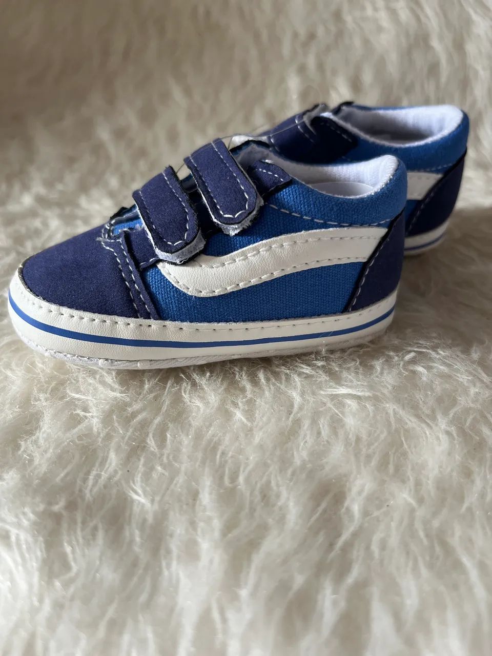Tênis para Bebês Azul e Branco Sapatinho Recém Nascido - Foto 4