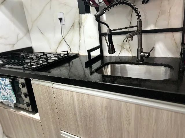 Pia mármore+ fogão cok top + torneira 