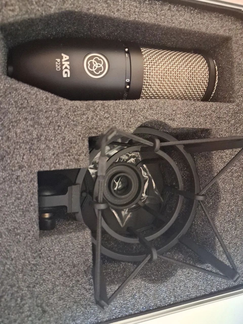 Microfone AKG P220 - Foto 3