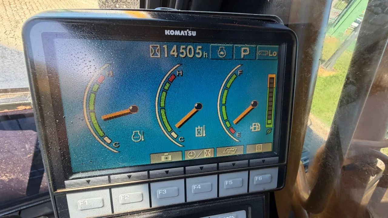 Escavadeira pc 200 - Foto 2