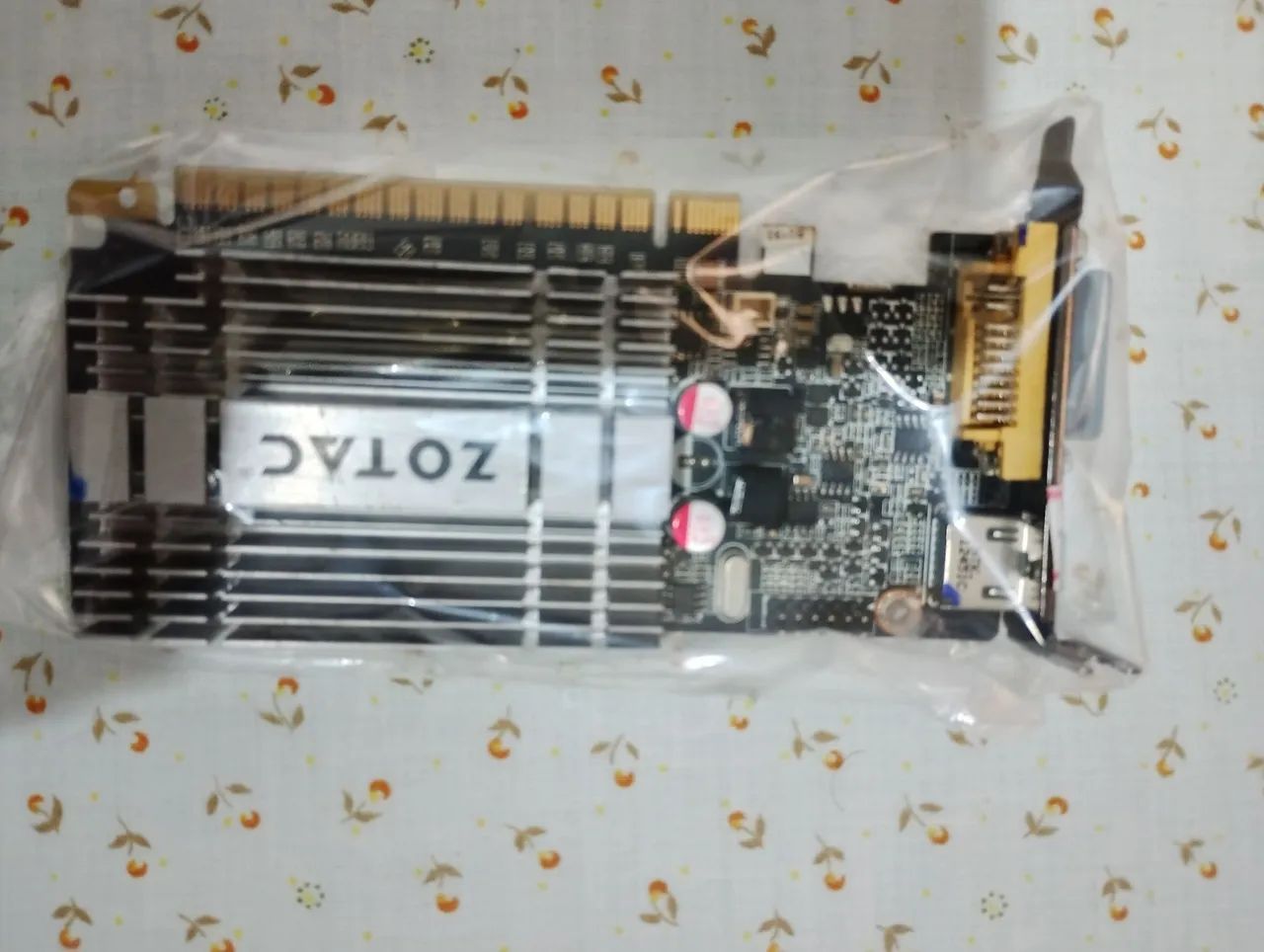 Praca de vídeo Zotac 1 GB memória  - Foto 3