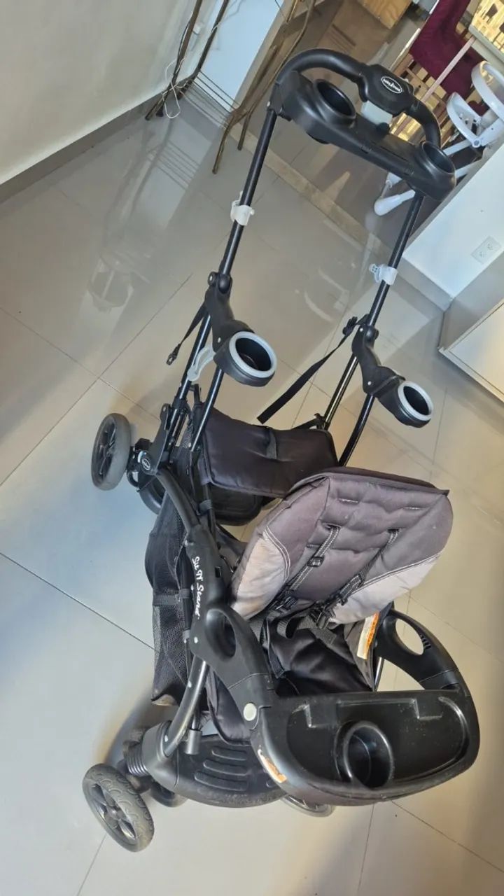 Carrinho de bebê com 2 lugares (pouco usado) - Foto 4