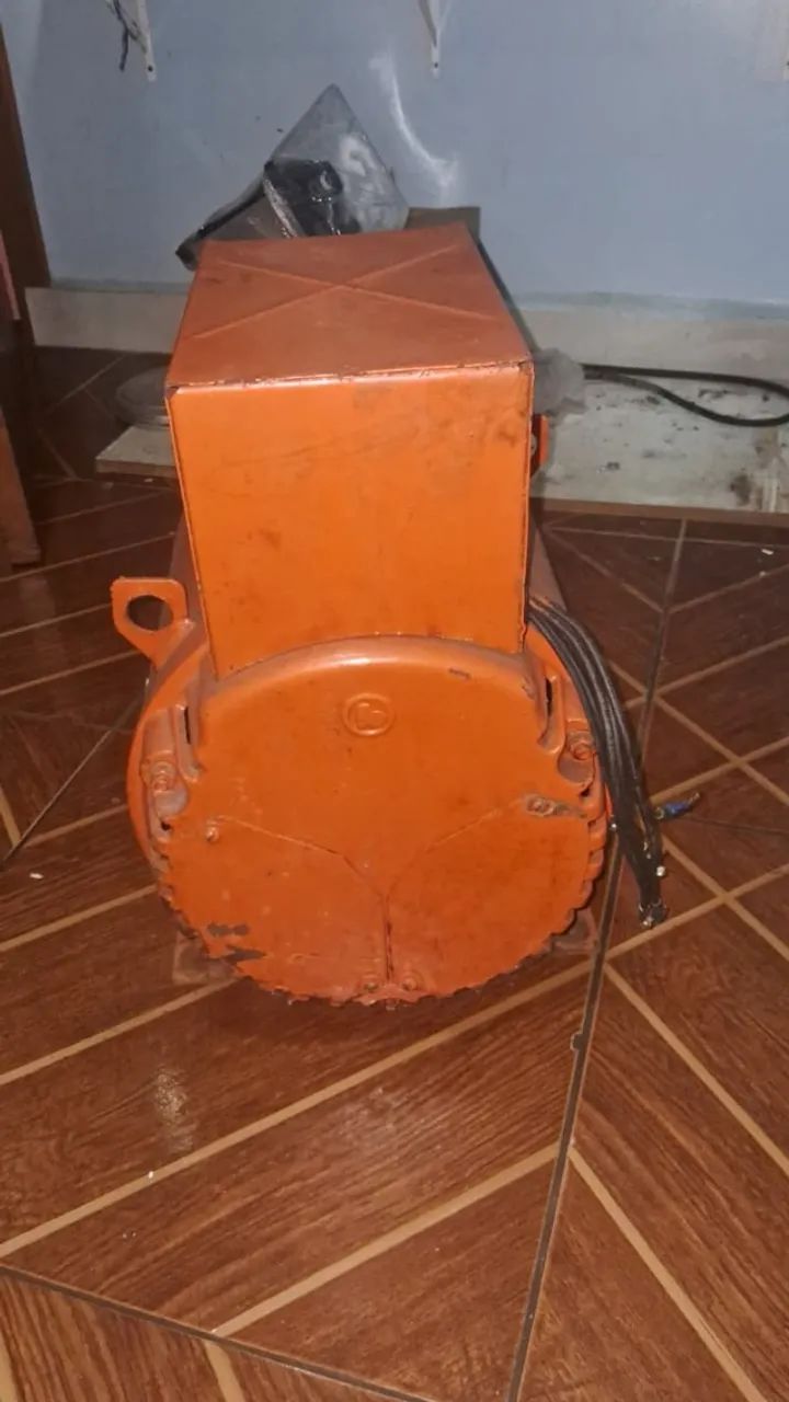 Gerador Bambozzi 12,5 kVA Trifásico 127/220V 1800RPM Seminovo - Foto 5