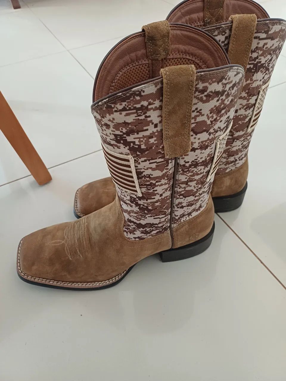 Bota ARIAT. n.11. Novo.