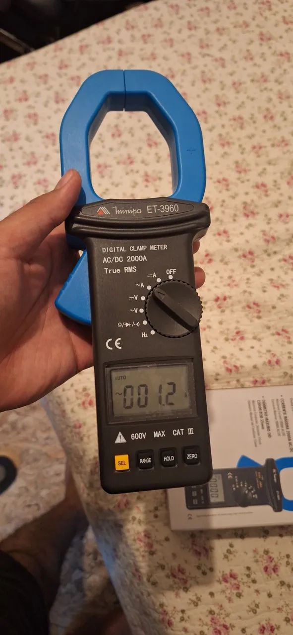 Alicate Amperímetro ET-3960