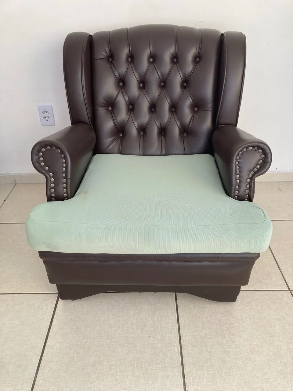 Conjunto Vintage de Sofá 3 lugares + 2 Poltronas