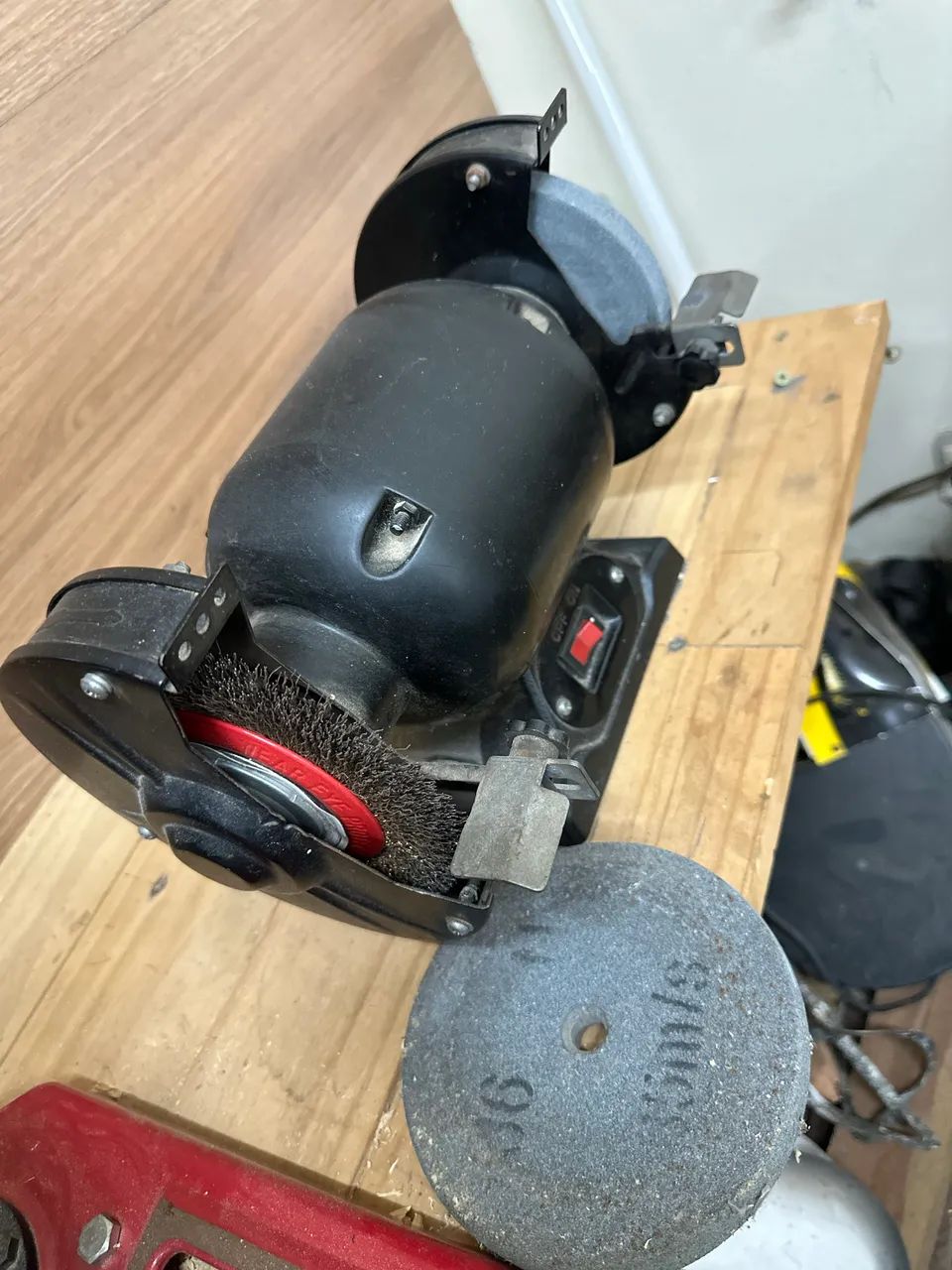 Vendo esmeril de bancada 