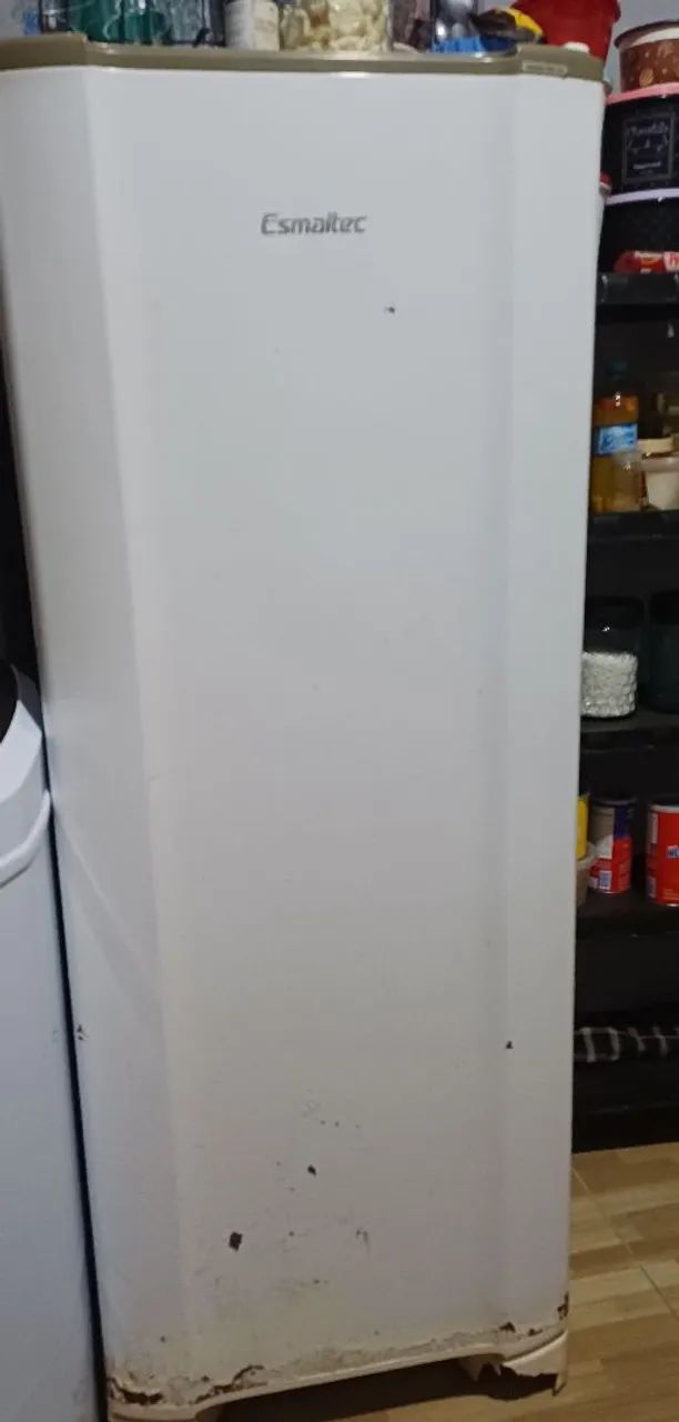 Geladeira Esmaltec