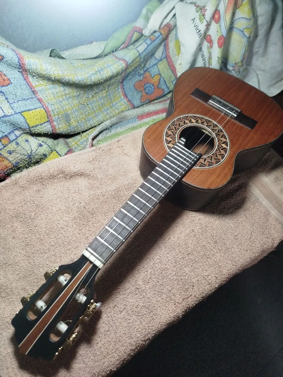 CAVAQUINHO IMBUIA COM CEDRO 
