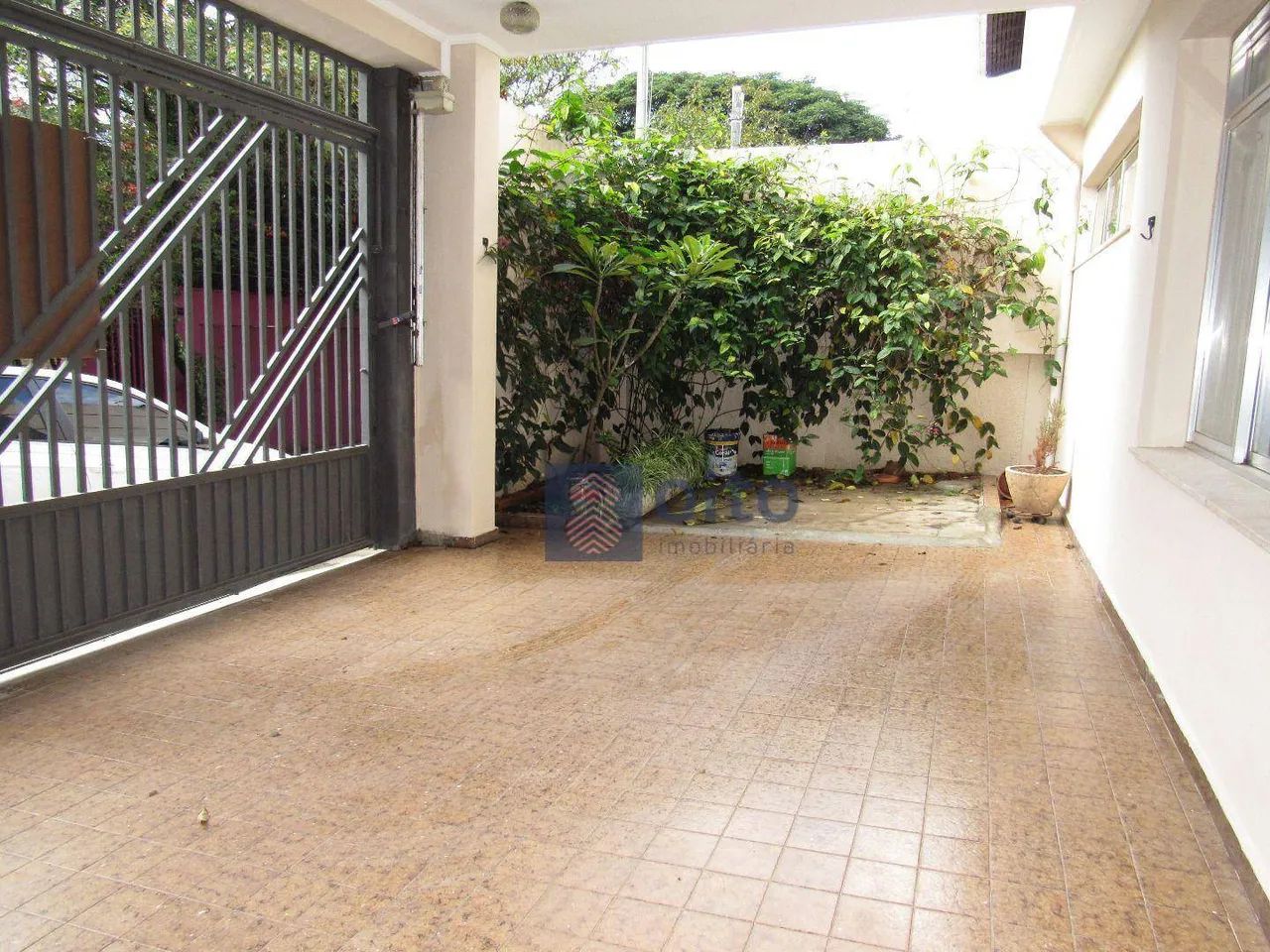 Casa em rua tranquila próxima a Praça das Corujas Vila Beatriz ..