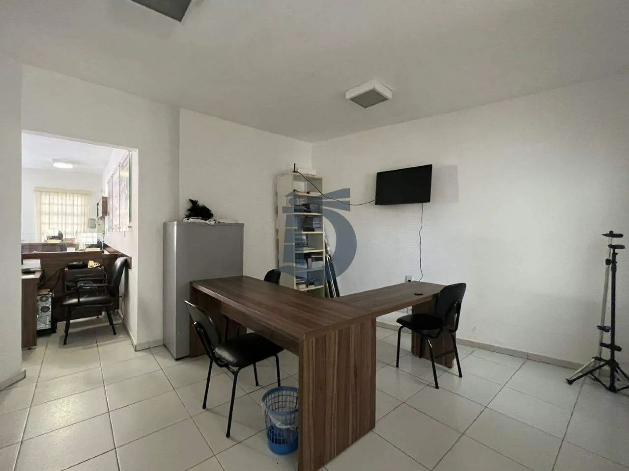 Imóvel Comercial Mobiliado para Aluguel 5 salas, 20 vagas - Centro - Foto 4