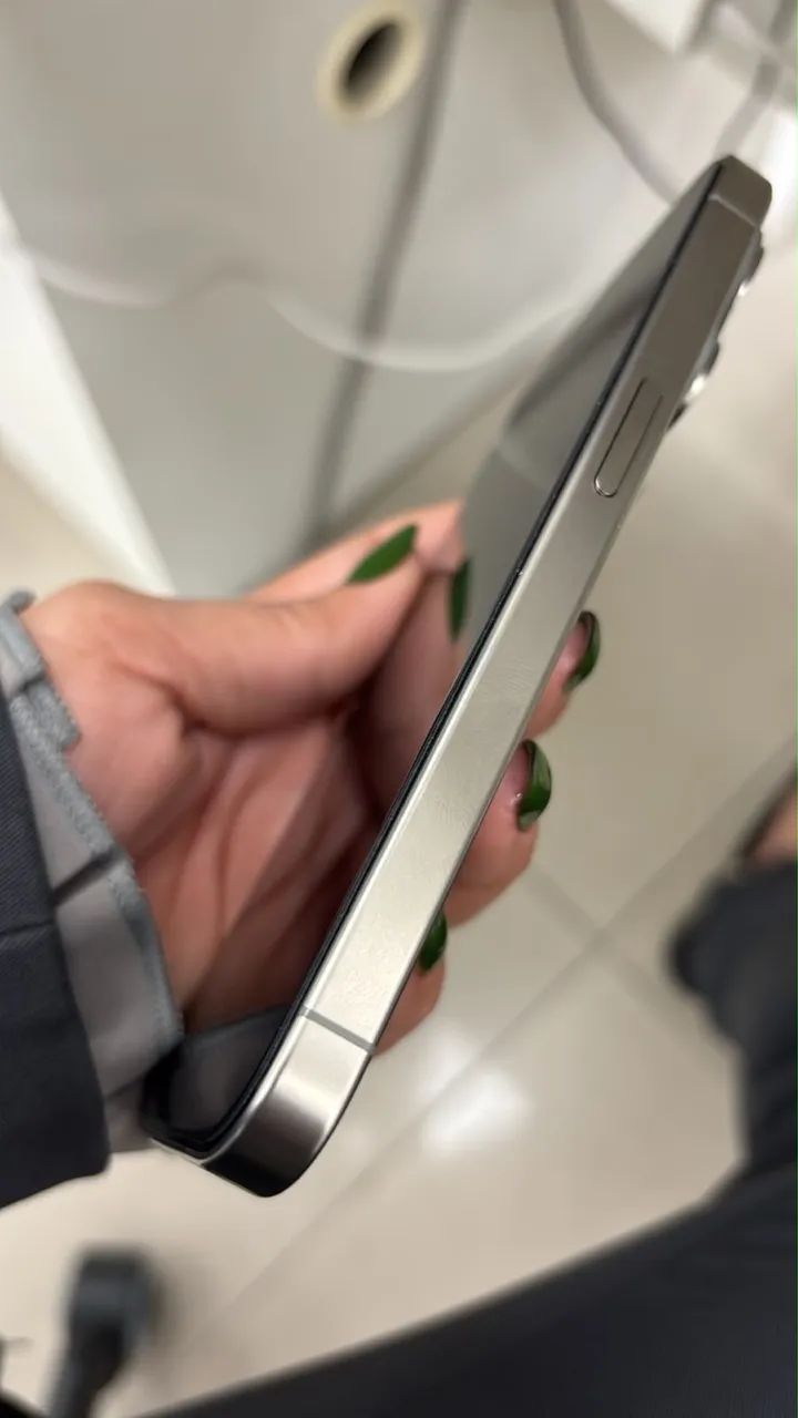 Vende iPhone 15 pro  - Foto 3