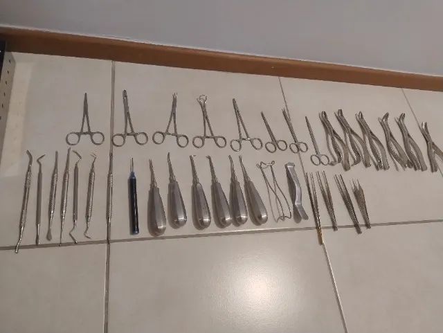 Caixa de cirurgia odontológica Completa - Semi novo - Foto 5