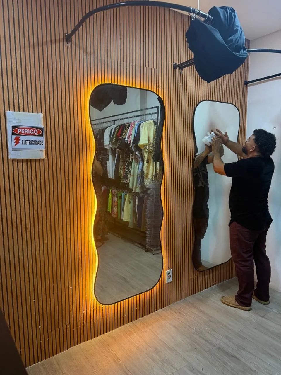 Vende-se dois espelhos, dois manequins plus  - Foto 3