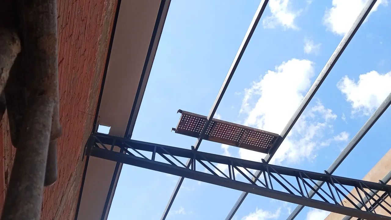 REPAROS EM INDÚSTRIA E BARRACÃO 