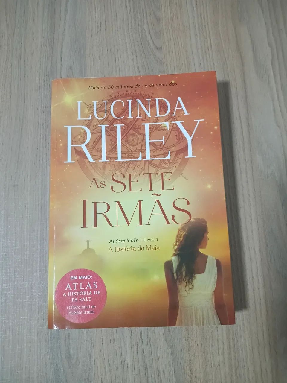 Livro As Sete Irmãs de Lucinda Riley
