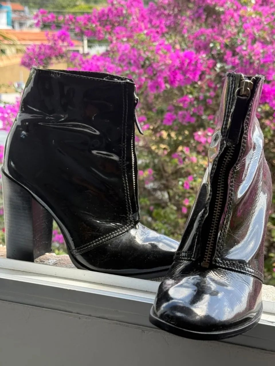 Bota schutz cano medio verniz - Foto 3