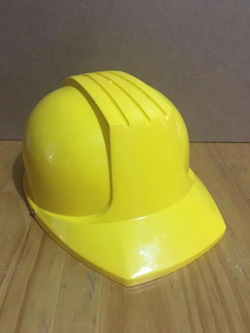 Capacete infantil de brinquedo plástico duro 
