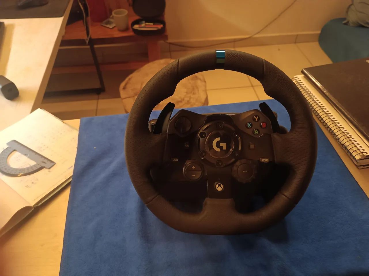 Volante Logitech G923 para PS5, PS4, e PC com Force Feedback Trueforce / Com pouco uso - Foto 3