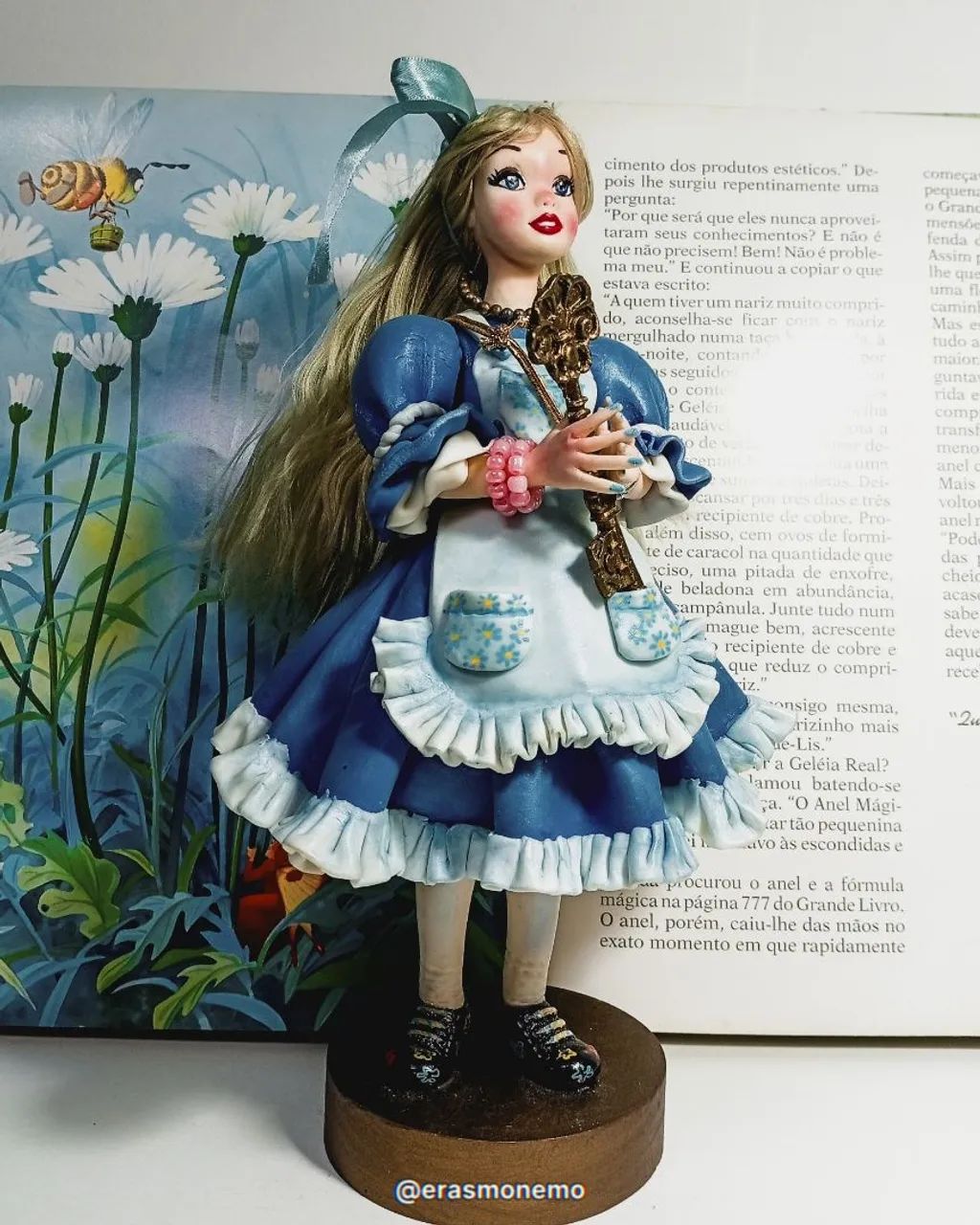Alice no país das maravilhas boneca  - Foto 2