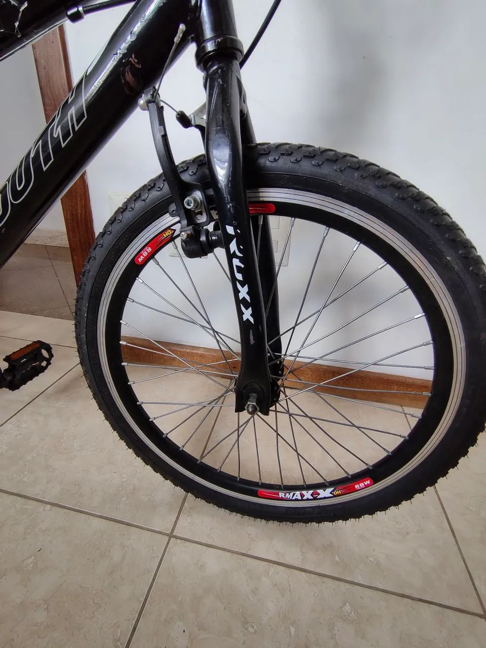 Bicicleta infantil aro 20 - Foto 4