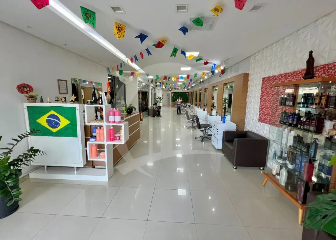 Imóvel Comercial com 7 Salas e 4 Vagas de Garagem no Bairro São José - Foto 3