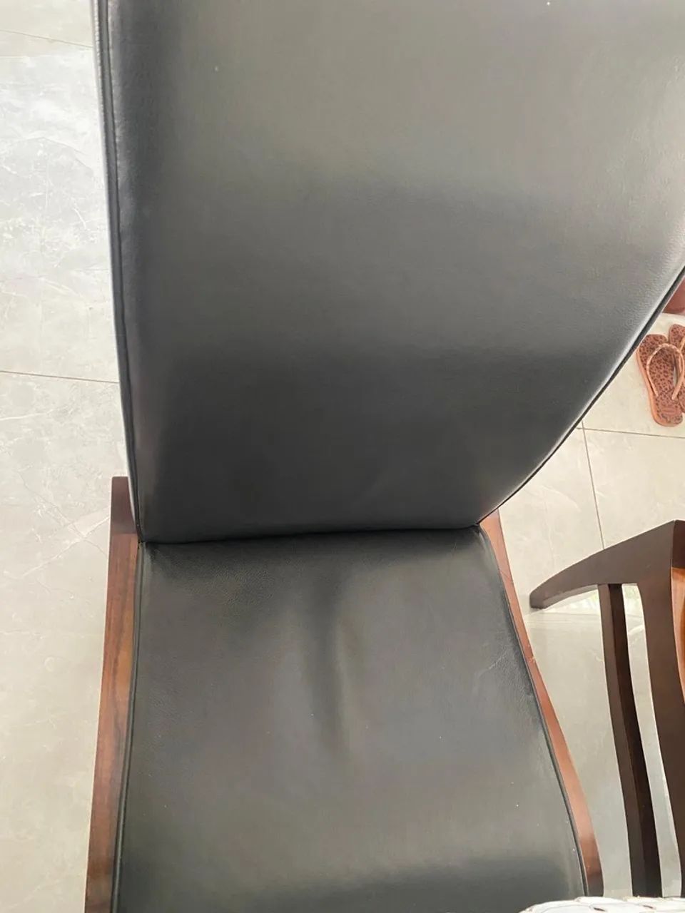 Mesa  da Líder com cadeiras em couro original - Foto 5