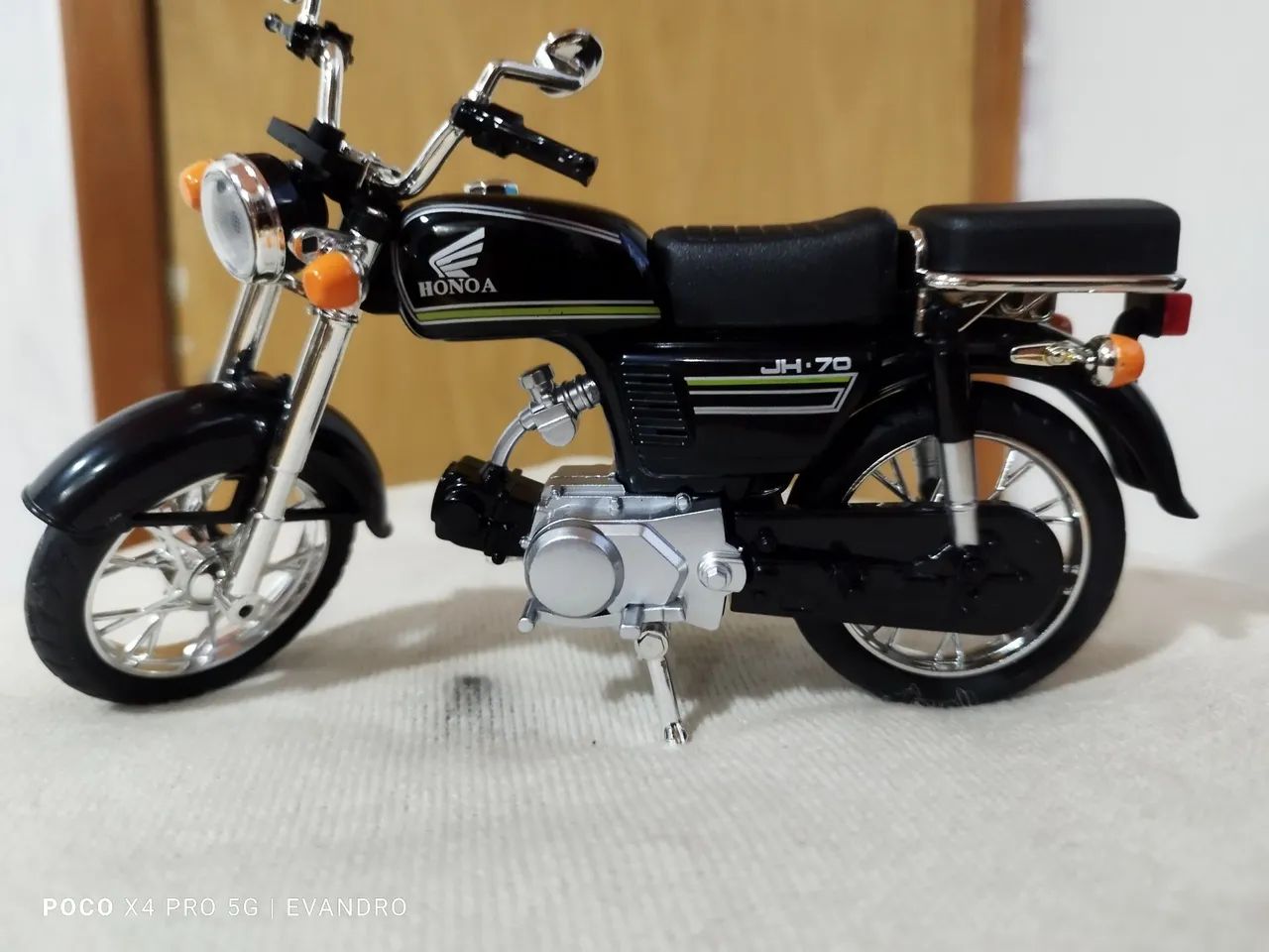 Motocicleta escala 1:12