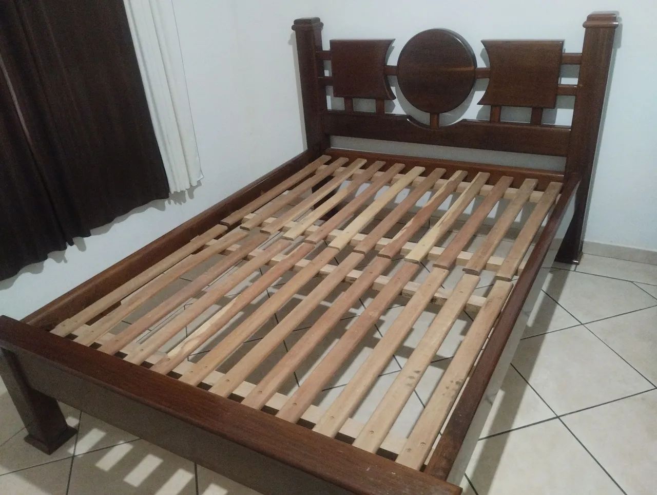 Cama de casal de madeira maciça de lei, 100% madeira Ypê