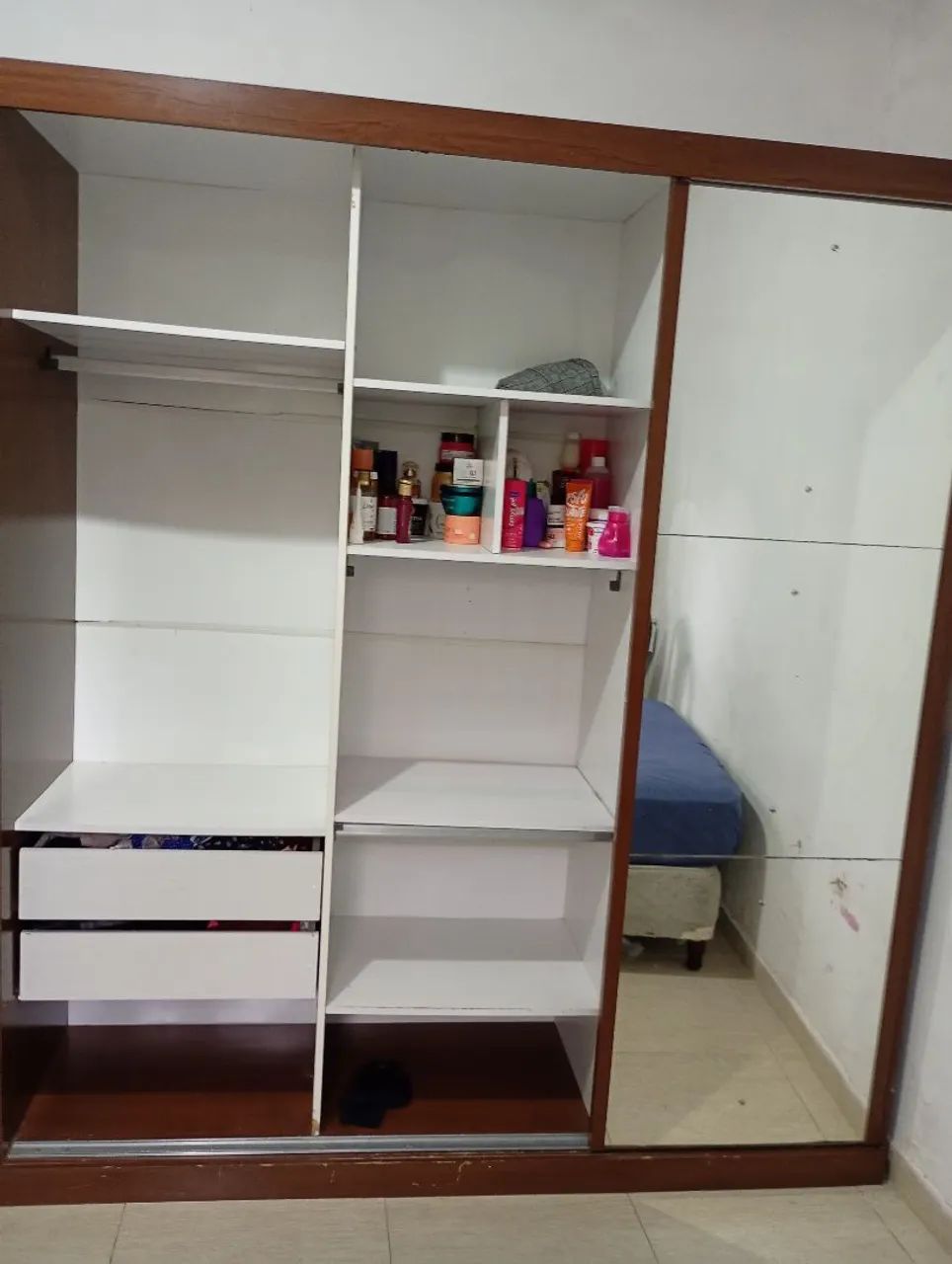 Guarda roupas casal com espelho  - Foto 2
