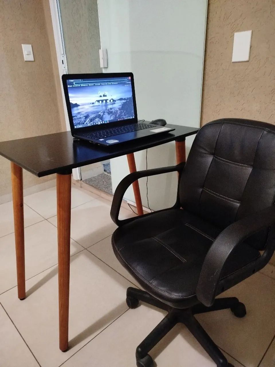 Vendo notebook Asus , cadeira escritório e mesa 
