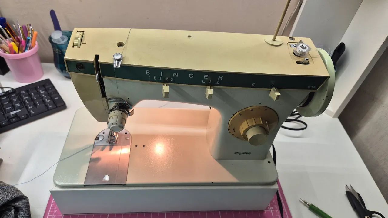Maquina costura Singer Zig-Zag 