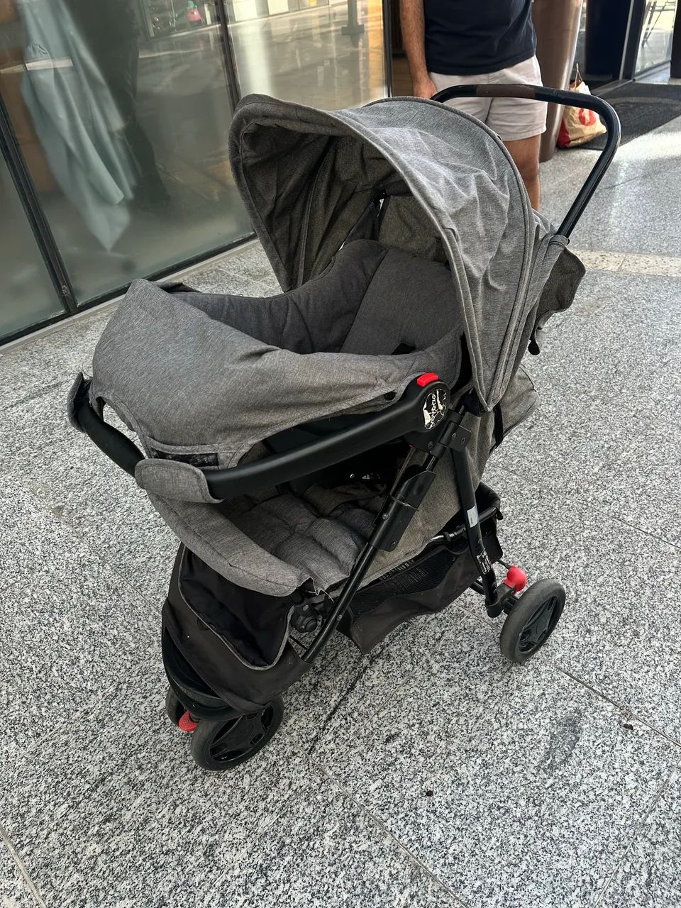 Carrinho de Bebê + Bebê Conforto - Foto 3