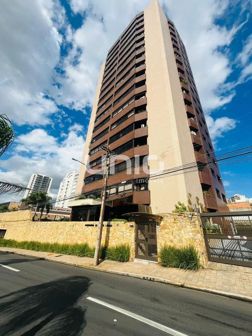 Apartamento para venda e aluguel no Edifício Monte Líbano, no bairro Jardim Elite em Pirac