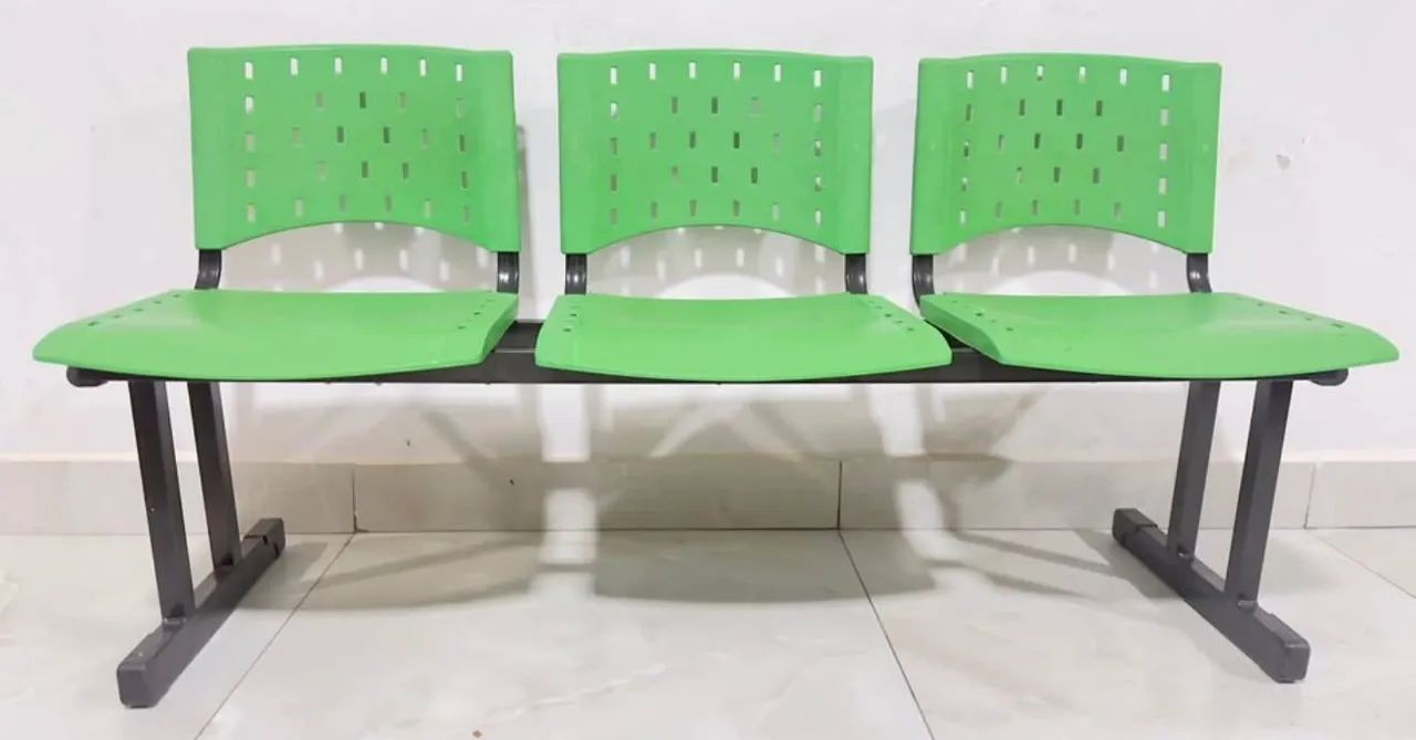 Vendo Lote com 10 Longarinas de 3 Lugares - Cor Verde