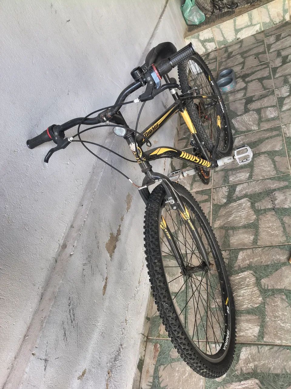 Bicicleta aro 29 semi nova