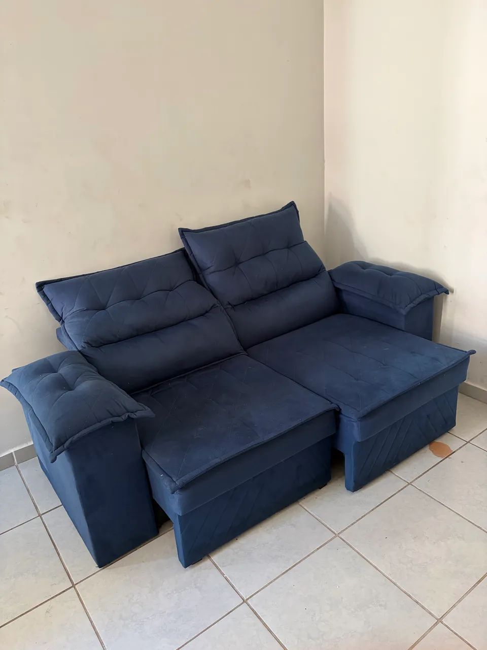 Sofá retrátil novo 